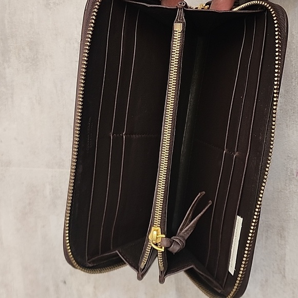 Bottega Veneta Round Long Wallet Intrecciato Dark Brown Leather Zippy Wallet! - Picture 8 of 16
